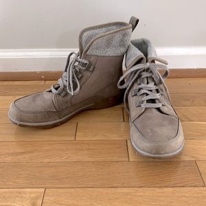 Chaco conversion boots/shoes 8.5W